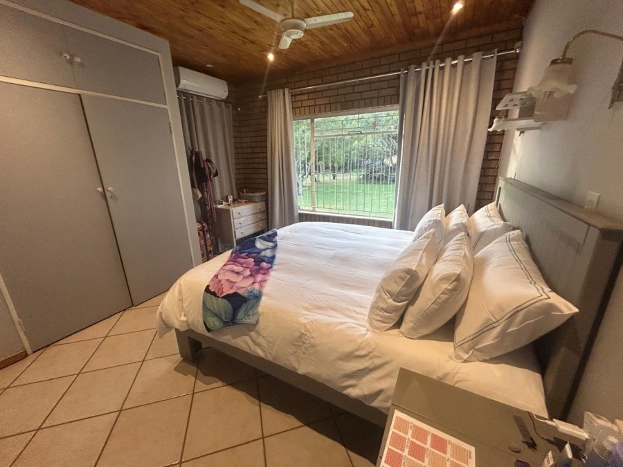 4 Bedroom Property for Sale in Hartbeesfontein AH North West